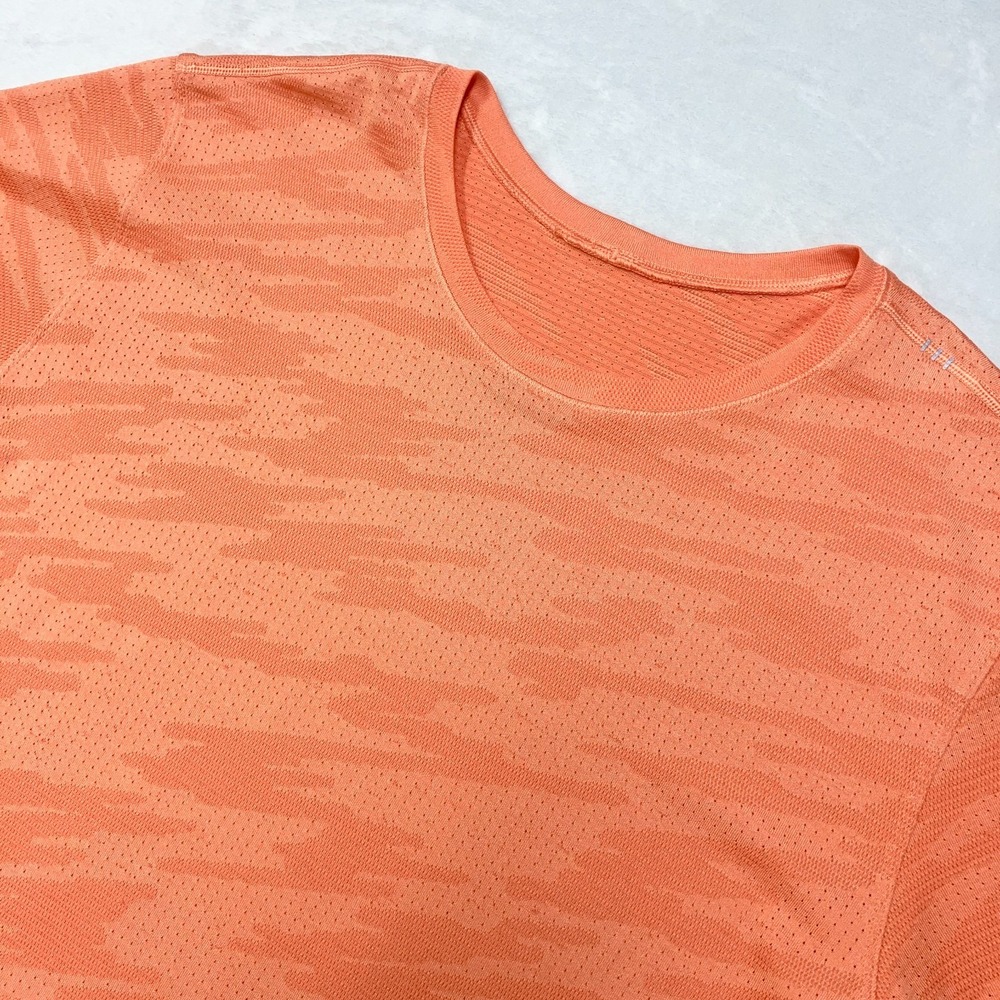 Lululemon Metal Vent Tech Short Sleeve Shirt Men's XL Orange Camo‎ Athletic